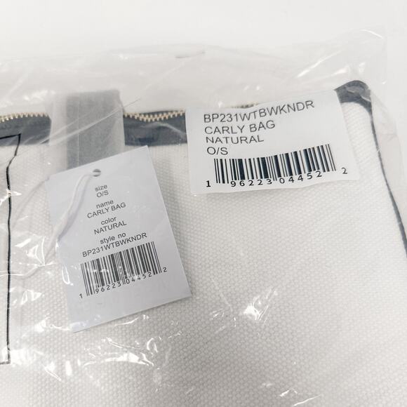 NEW Walter Baker Carly White and Black Canvas Daytripper Bag, New, MSRP $198 - Picture 7 of 8